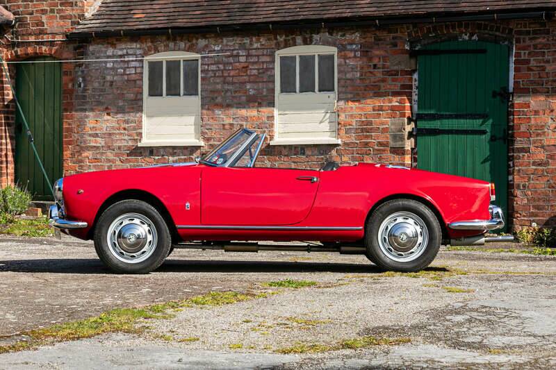 Image 5/46 of Alfa Romeo 2000 Spider (1960)