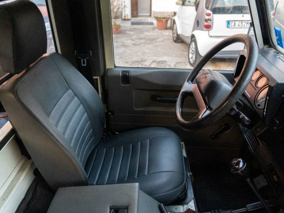 Afbeelding 22/23 van Land Rover Defender 90 Td5 (1999)