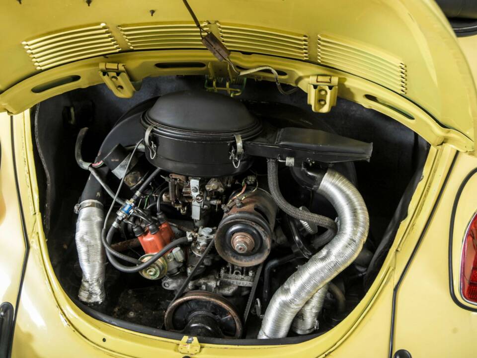 Immagine 36/50 di Volkswagen Käfer 1302 (1971)