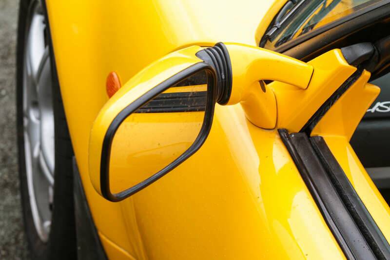 Image 38/50 of Lotus Elise 111 (1998)