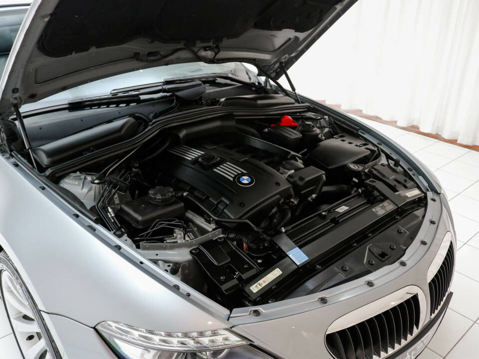 Immagine 14/17 di BMW 630i (2007)