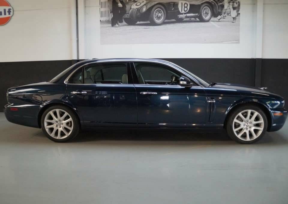 Bild 30/50 von Jaguar XJ 8 4.2 (2008)