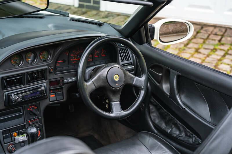 Bild 2/50 von Lotus Elan (1991)