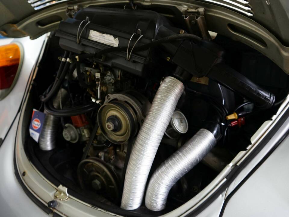 Immagine 29/31 di Volkswagen Käfer 1303 LS (1979)