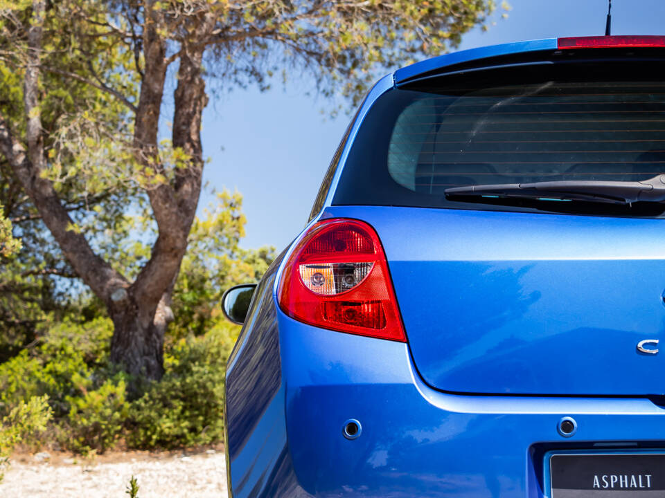 Image 38/40 of Renault Clio Gordini R.S. (2012)