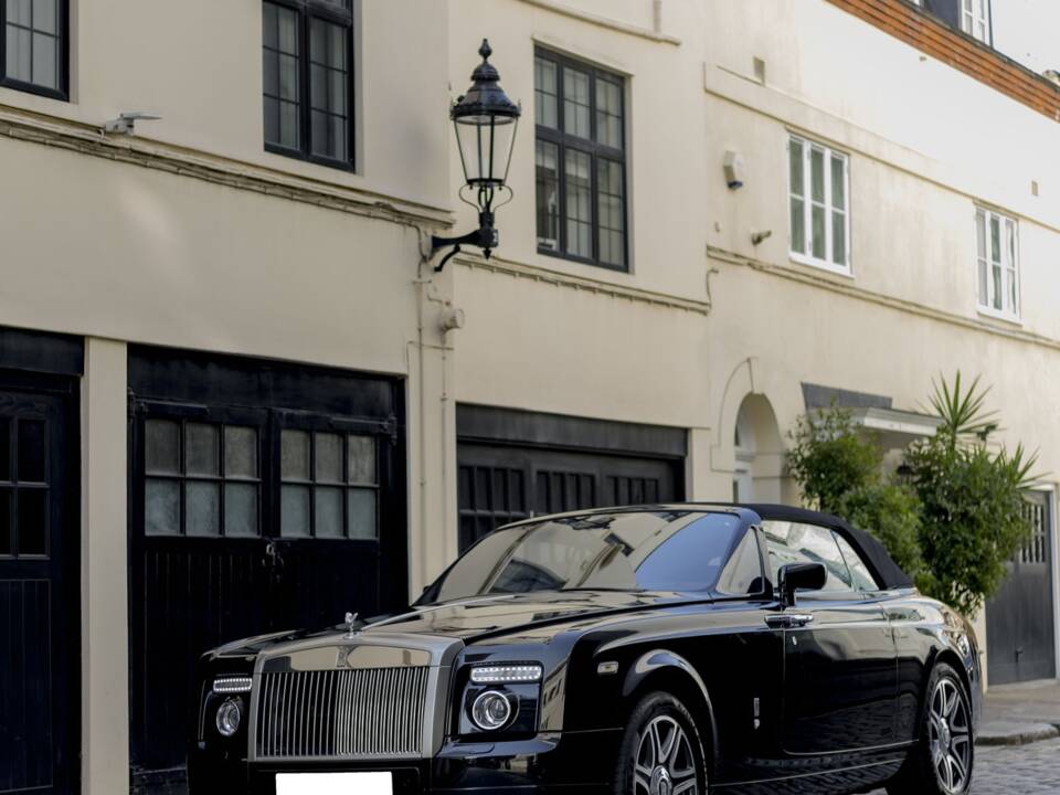 Image 18/34 of Rolls-Royce Phantom DHC (2008)