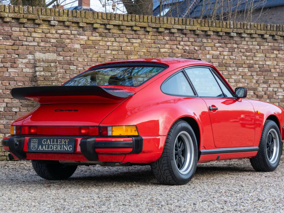 Bild 37/50 von Porsche 911 Carrera 3.2 (1988)