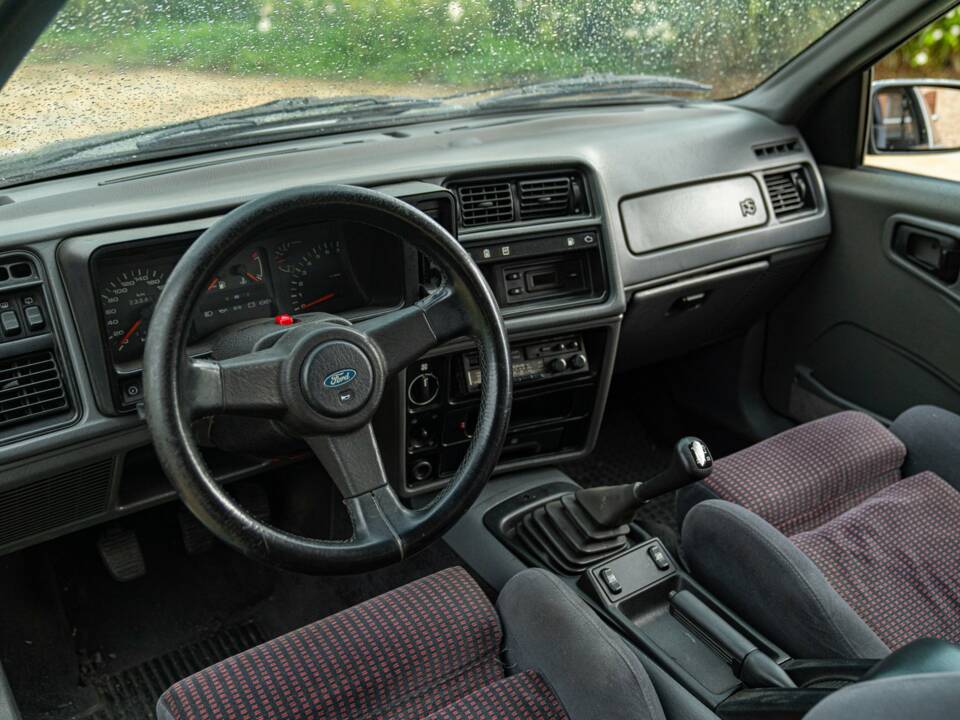Image 34/50 de Ford Sierra RS Cosworth (1993)