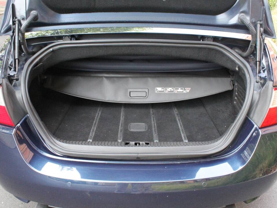 Image 19/23 of Jaguar XK 4.2 (2006)