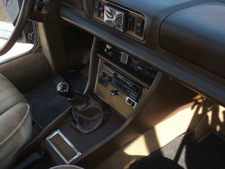 Imagen 35/49 de Peugeot 504 Coupé (1981)