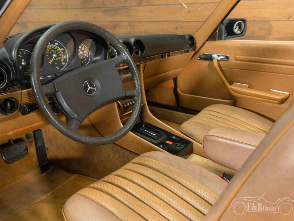 Immagine 2/29 di Mercedes-Benz 380 SL (1983)