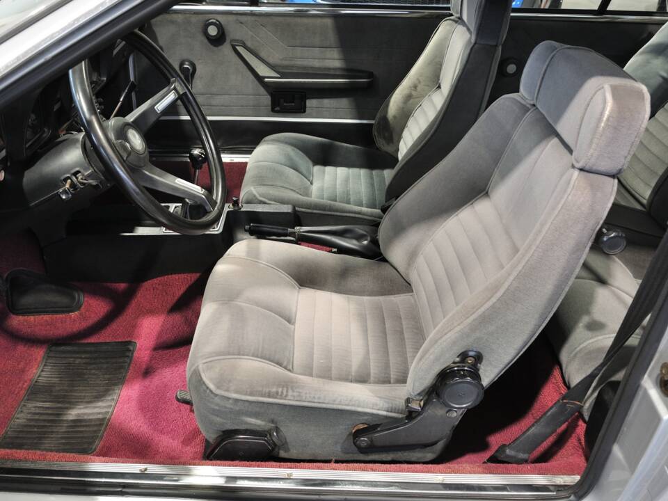 Bild 20/25 von Alfa Romeo Alfetta GTV 2.0 L (1980)