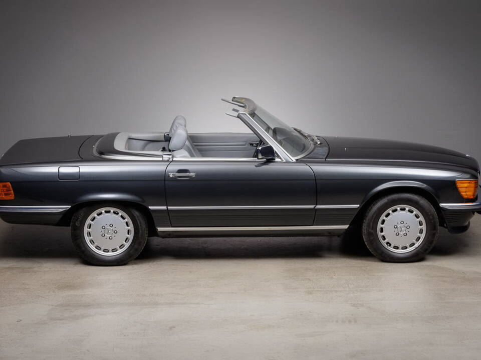 Image 5/44 of Mercedes-Benz 300 SL (1988)