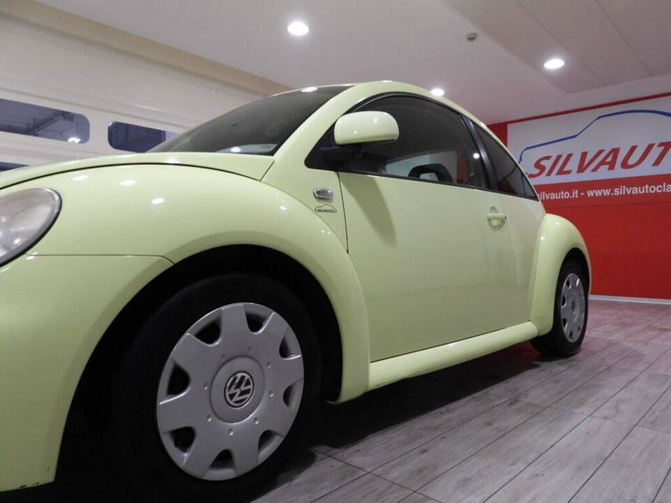 Immagine 4/15 di Volkswagen New Beetle 2.0 (1999)