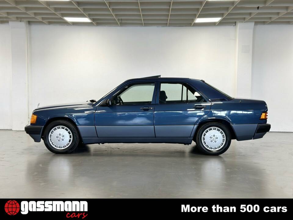 Image 4/15 de Mercedes-Benz 190 E 2.6 (1989)