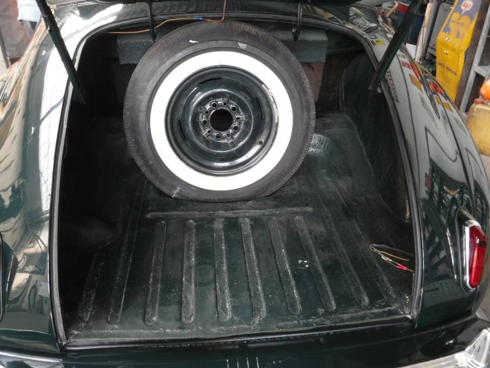 Image 37/50 of Packard 110 (1941)