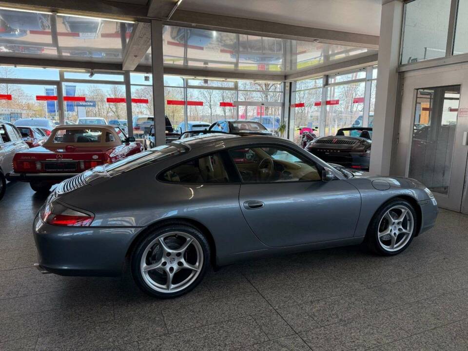 Afbeelding 29/30 van Porsche 911 Carrera (2003)
