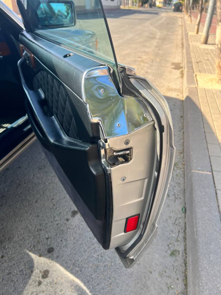 Image 5/77 of Mercedes-Benz 380 SEC (1982)