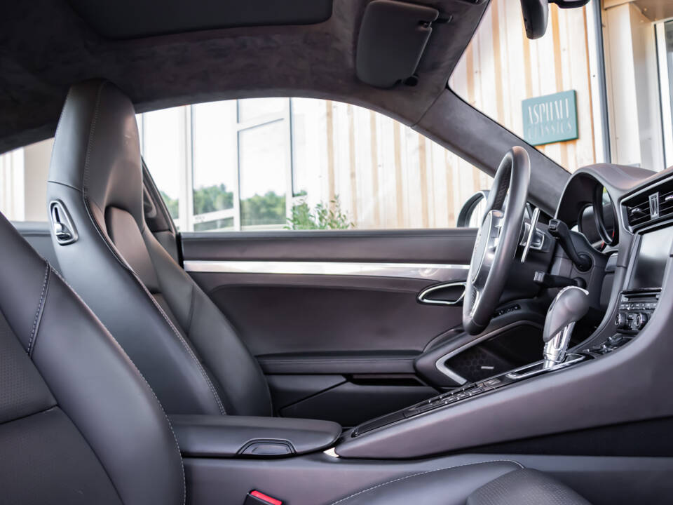 Image 30/50 of Porsche 911 Carrera 4S (2013)