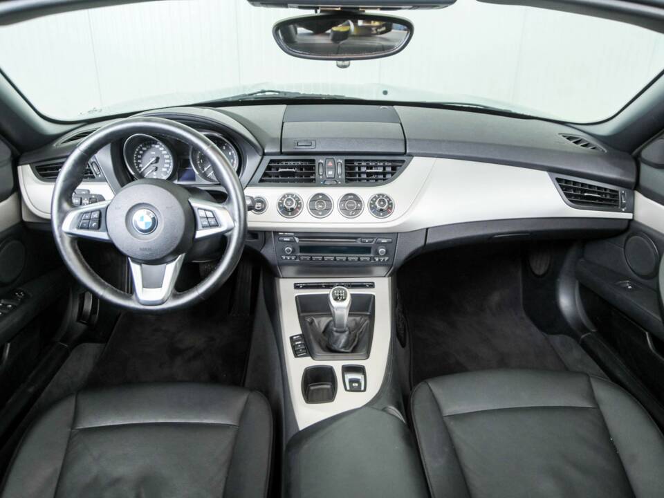 Image 7/50 of BMW Z4 sDrive23i (2010)