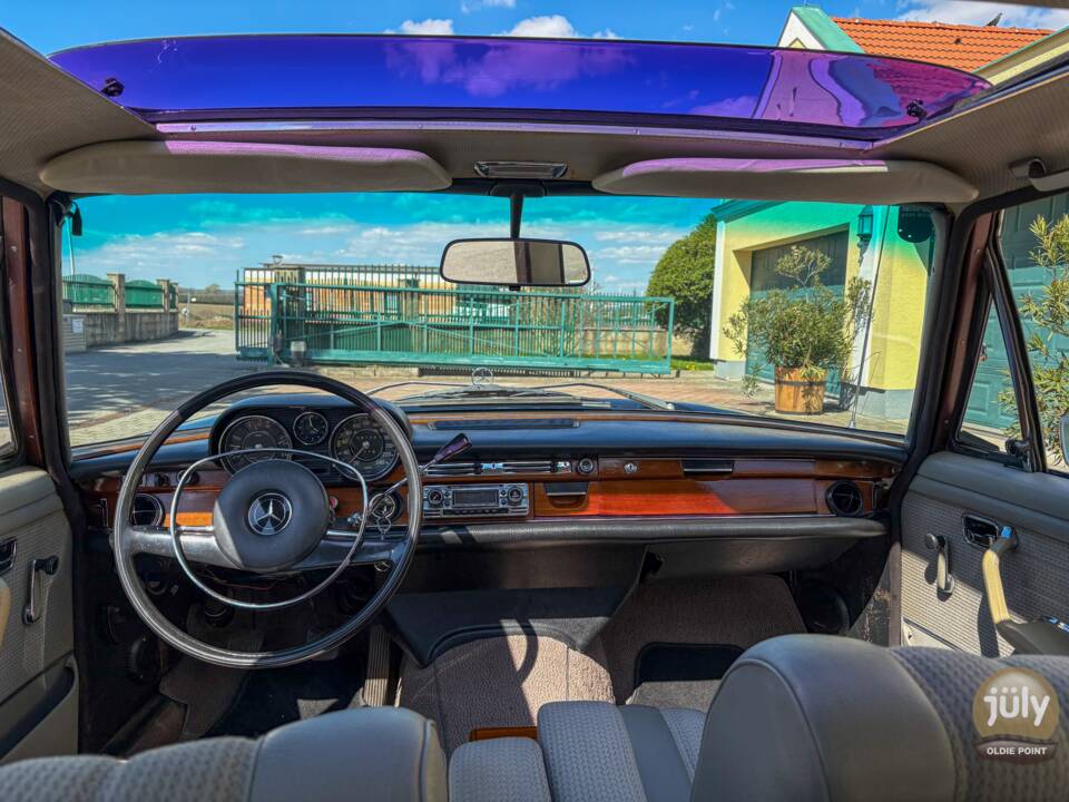 Bild 8/13 von Mercedes-Benz 280 SE (1970)
