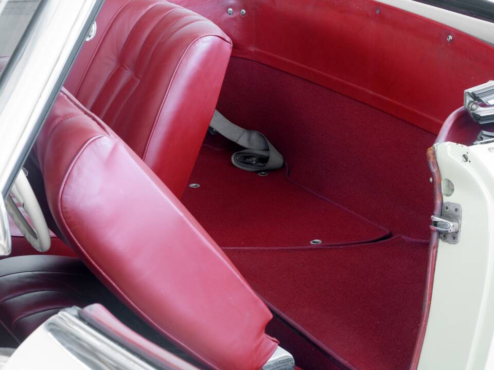 Image 14/50 de Mercedes-Benz 190 SL (1960)