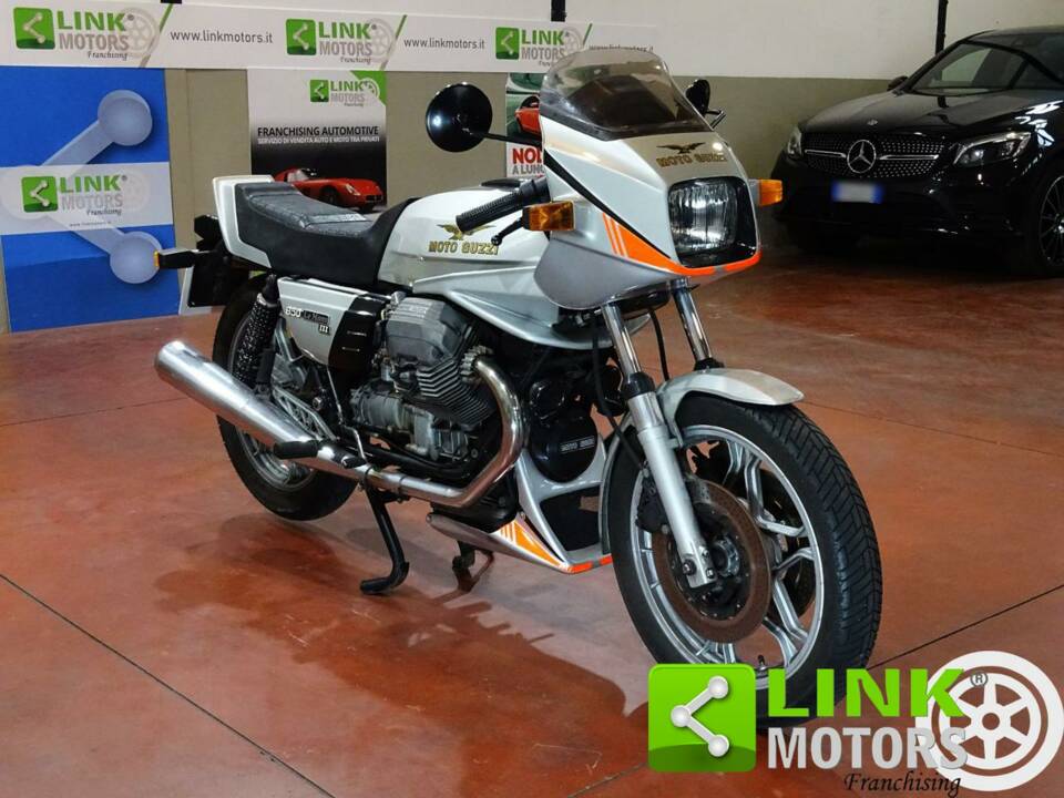 Image 6/10 of Moto Guzzi DUMMY (1981)