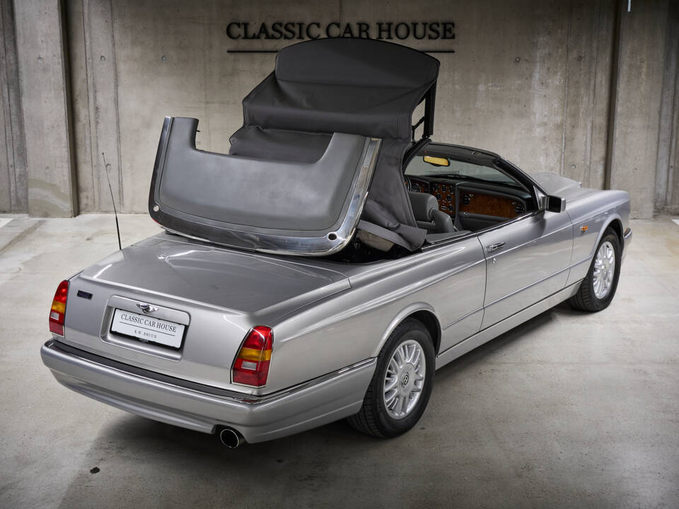 Image 70/77 of Bentley Azure (2001)