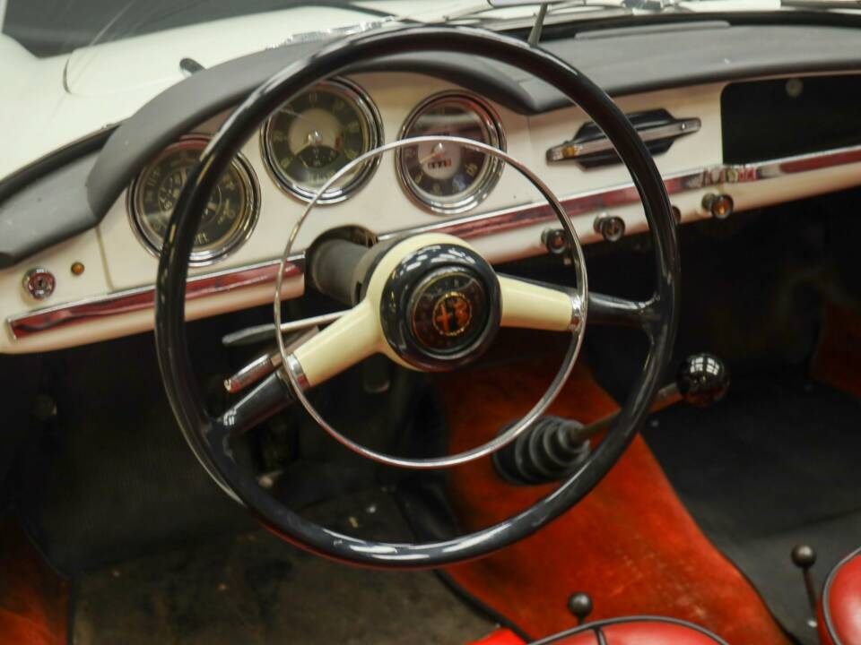 Bild 46/50 von Alfa Romeo Giulietta Spider (1957)
