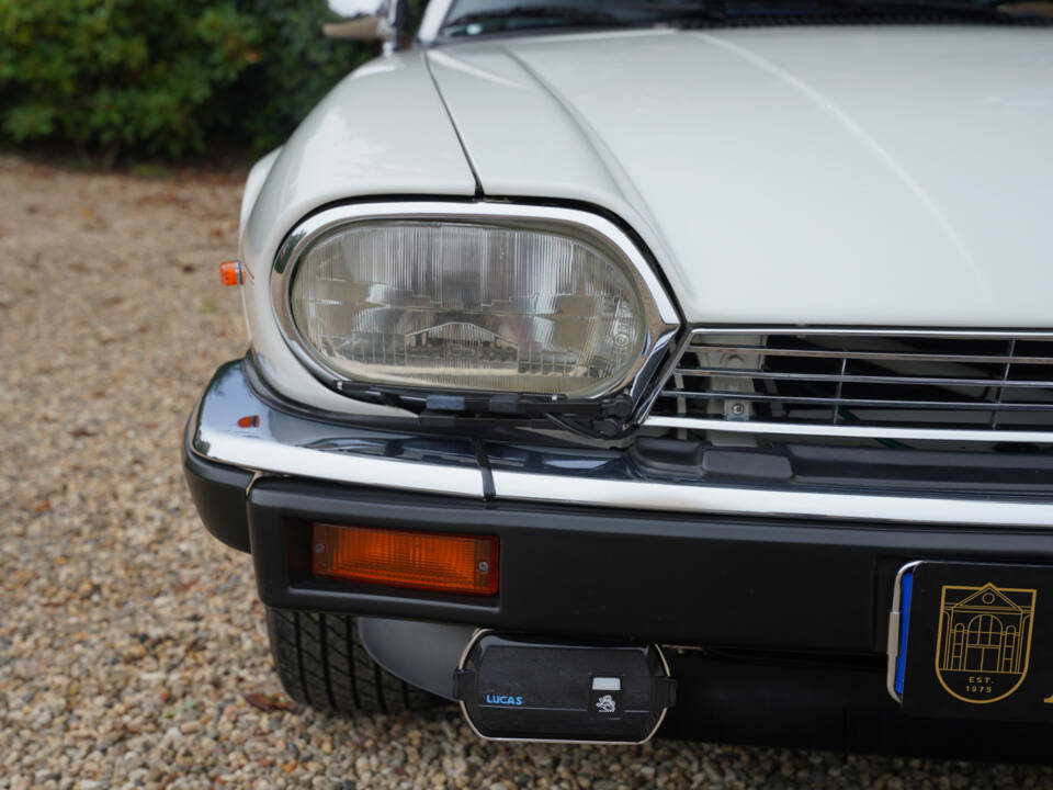 Image 19/50 of Jaguar XJS 5.3 V12 (1988)