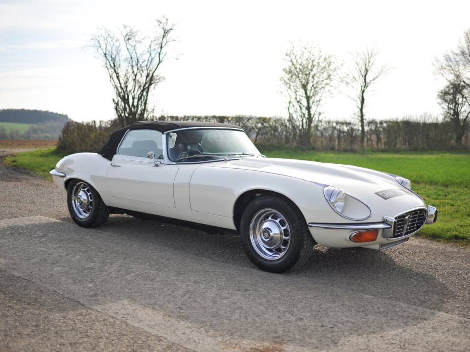 Image 17/37 de Jaguar Type E V12 (1972)