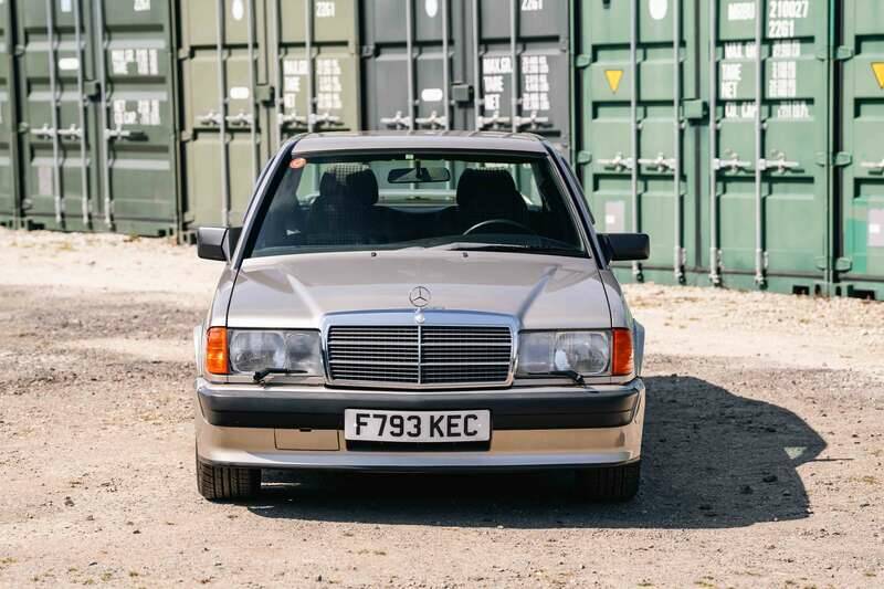 Image 6/10 de Mercedes-Benz 190 E 2.5-16 (1989)