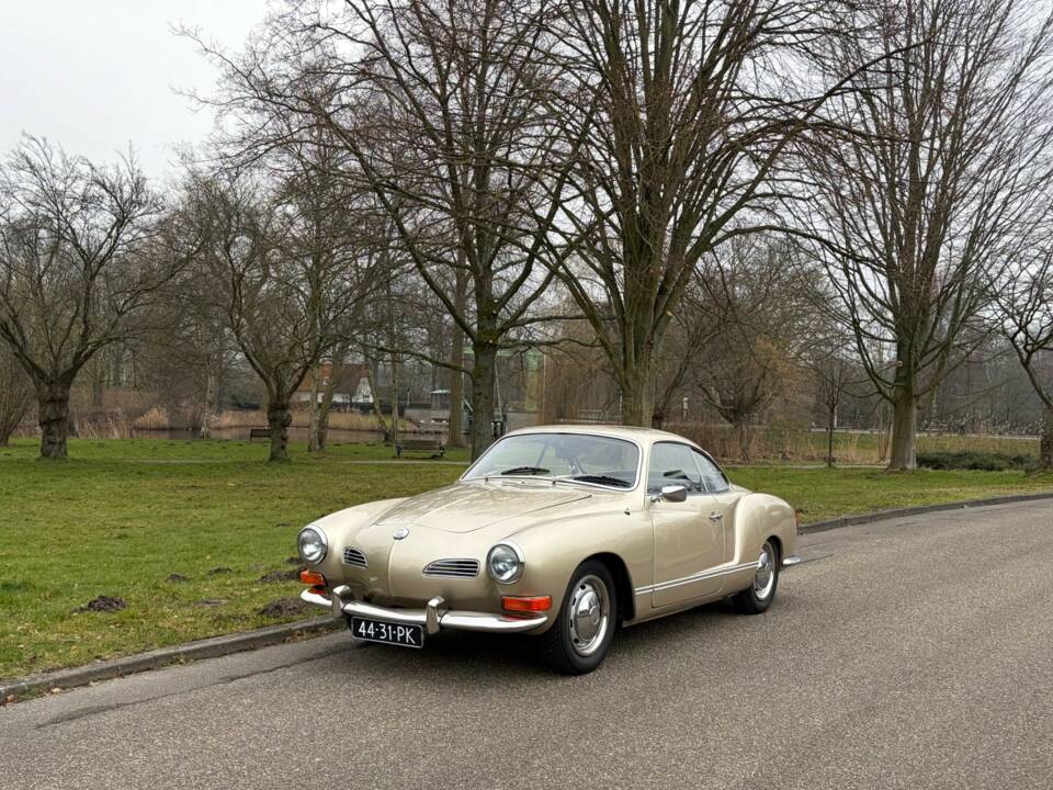 Afbeelding 17/28 van Volkswagen Karmann Ghia 1600 (1971)