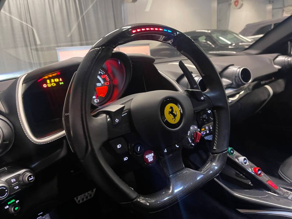 Image 12/20 of Ferrari 812 Superfast (2020)