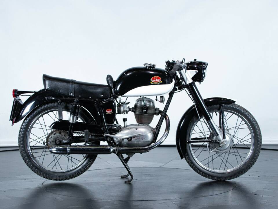 Image 5/50 of Mondial 125 (1961)