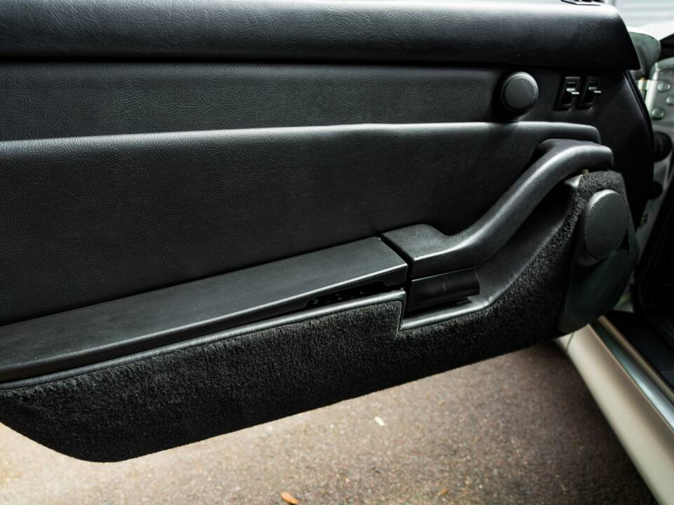 Bild 46/58 von Porsche 911 Carrera 4S (1996)