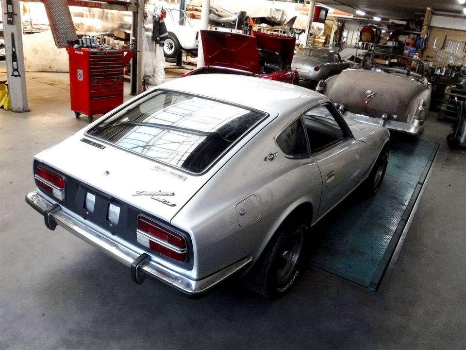 Image 46/46 of Datsun 240 Z (1971)