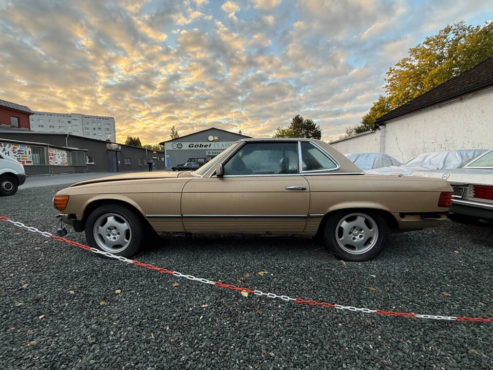 Image 3/10 de Mercedes-Benz 380 SL (1983)