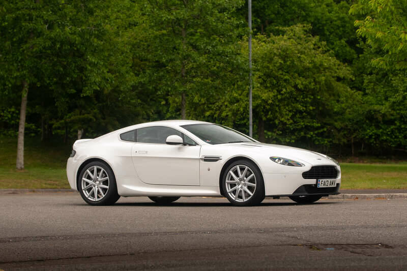 Bild 12/50 von Aston Martin V8 Vantage (2013)