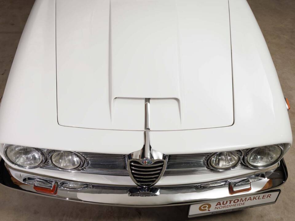 Image 8/98 of Alfa Romeo 2600 Sprint (1964)