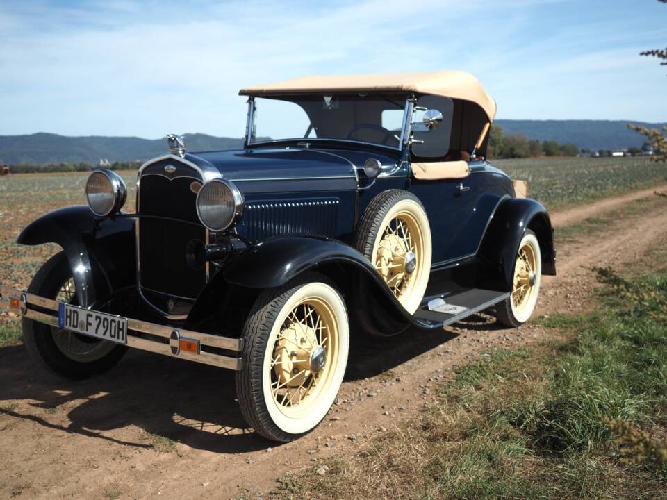 Image 4/60 of Ford Model A De Luxe (1931)