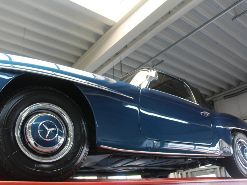 Image 10/50 of Mercedes-Benz 190 SL (1960)