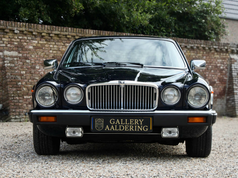 Imagen 5/50 de Jaguar XJ 12 (1985)