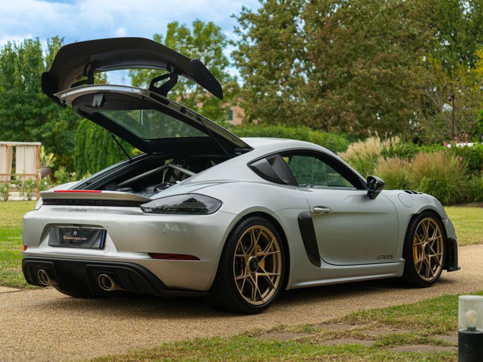 Image 14/100 of Porsche 718 Cayman GT4 RS Weissach (2024)