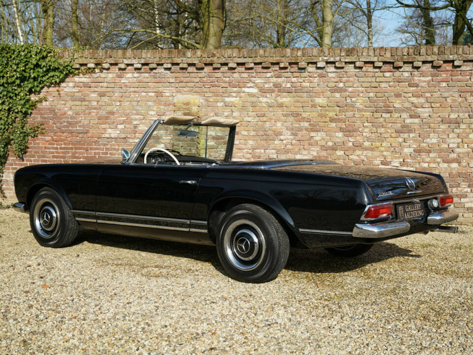 Image 19/50 de Mercedes-Benz 230 SL (1966)