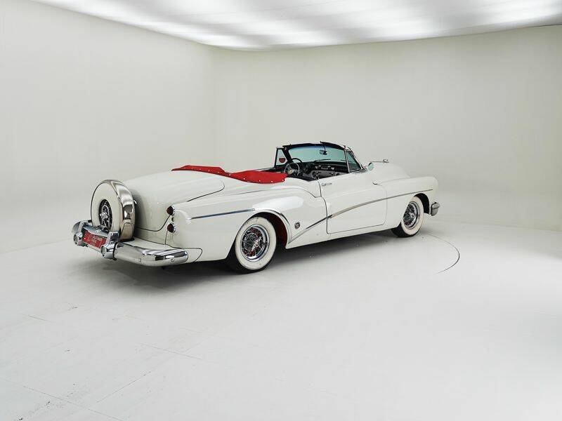 Image 2/15 of Buick Roadmaster Skylark (1953)