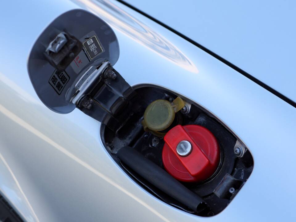 Image 11/46 of Porsche 911 Carrera 2 (1991)