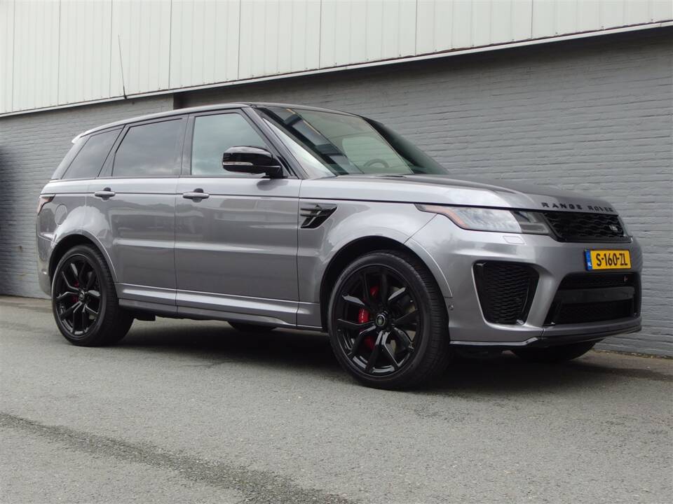 Immagine 2/93 di Land Rover Range Rover Sport SVR (2021)