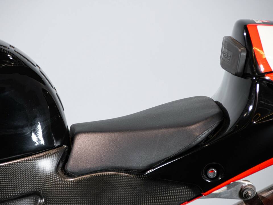 Bild 27/50 von Aprilia RSV 1000 V60 (1999)