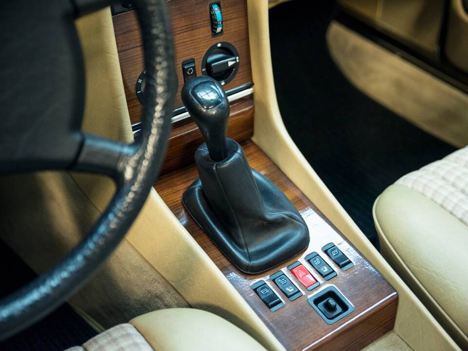 Bild 9/15 von Mercedes-Benz 280 SL (1983)